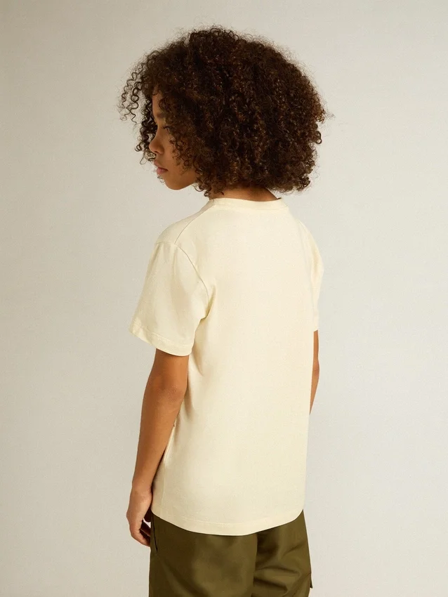 Chemise pour garçons blanche délavée avec lettrage multicolore