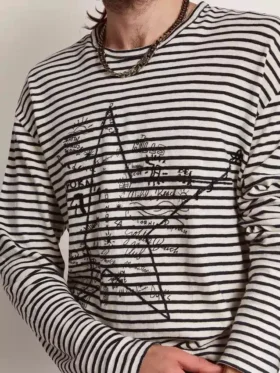 Chemise pour homme à rayures blanches et bleues avec broderie sur le devant