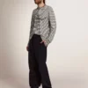 Chemise pour homme à rayures blanches et bleues avec broderie sur le devant