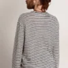 Chemise pour homme à rayures blanches et bleues avec broderie sur le devant