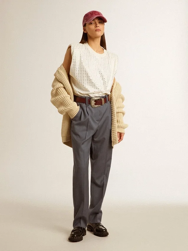 Chemise sans manches blanche vieillie ornée de cristaux