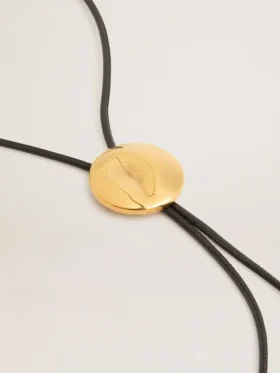 Collier bolo Jewelmates en cuir noir avec détails en métal doré antique