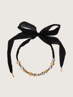 Collier ras-du-cou en ruban noir avec clous
