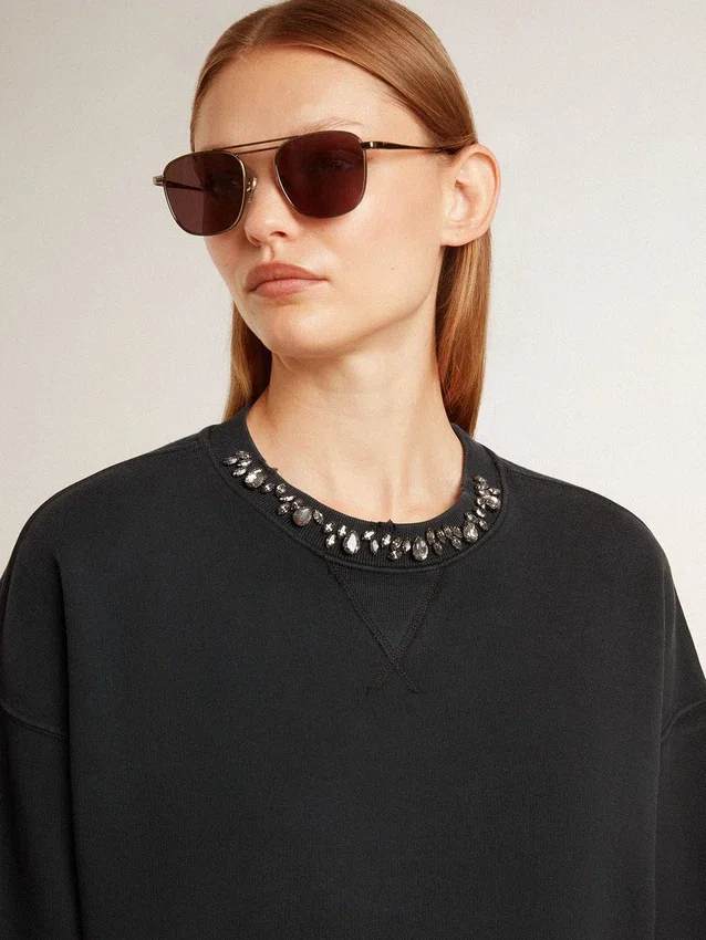 Court sweat-shirt en coton pour femme avec des cristaux sur le devant