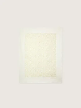 Couverture pour bébé Journey en polaire de coton blanche avec imprimé de mascottes rose pêche