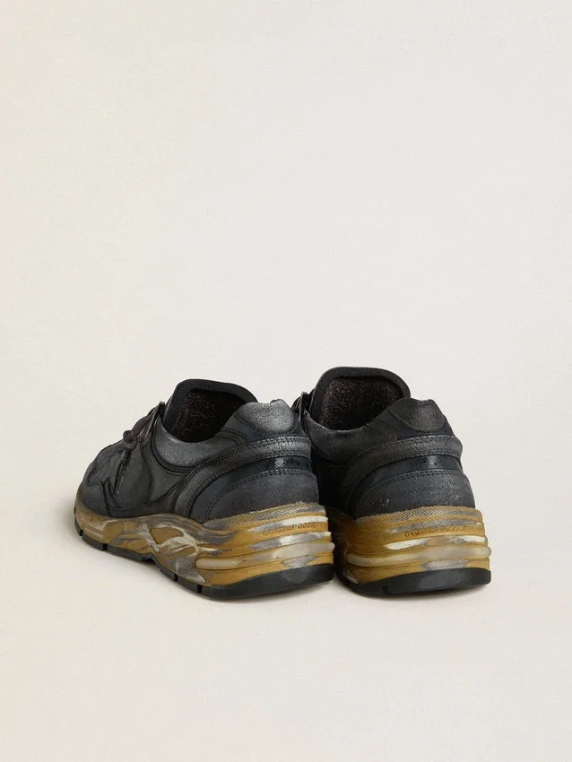 Dad-Star pour femme en cuir naplak noir et cuir craquelé, avec étoile et languette de talon noires