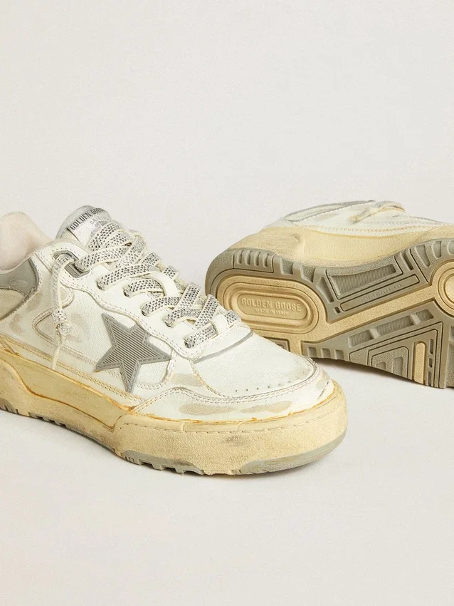 Forty2 pour femme en cuir blanc avec lacets ornés de cristaux Swarovski et d’une étoile en TPU grise