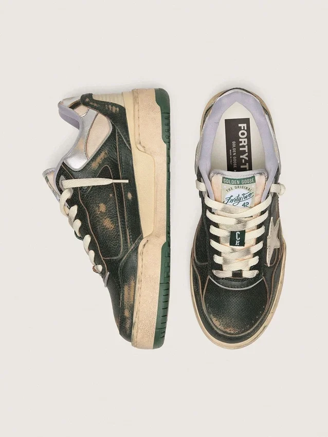 Forty2 pour femme en cuir vert et nylon crème, avec étoile en TPU et languette de talon en cuir argenté