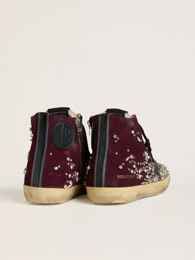 Francy LAB pour femme en daim bordeaux avec étoile en cuir noir brillant et strass