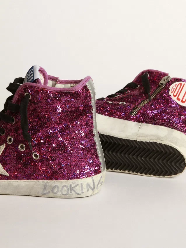 Francy Sneakers ornées de paillettes et d’un lettrage manuscrit sur la semelle extérieure