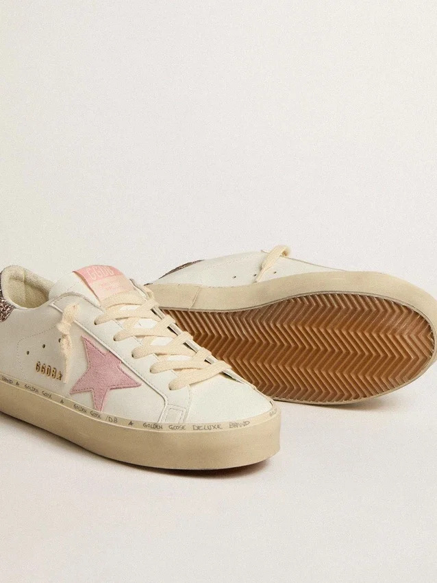Hi Star en cuir blanc avec étoile en daim rose et languette de talon rose pailletée