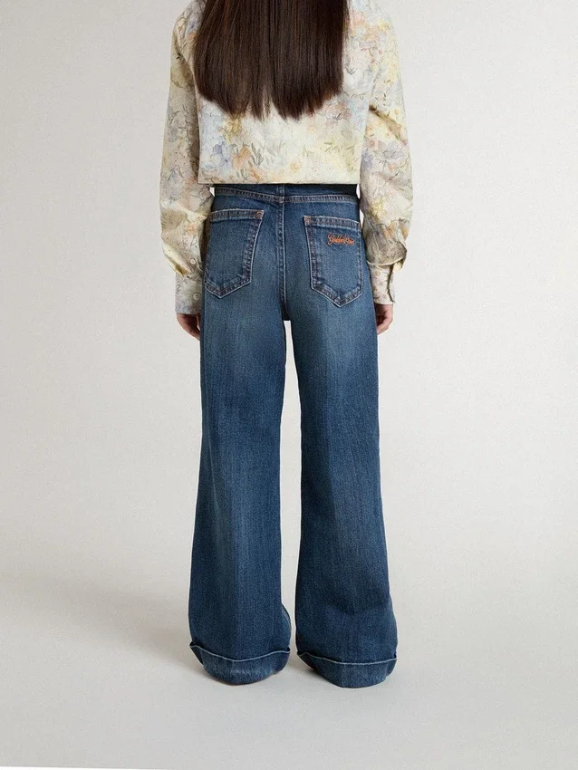 Jean bootcut pour filles, délavage moyen et broderies