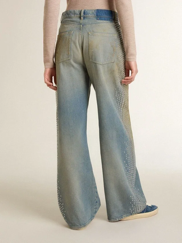 Jean boyfriend pour femme avec effet usé, délavage sable et clous