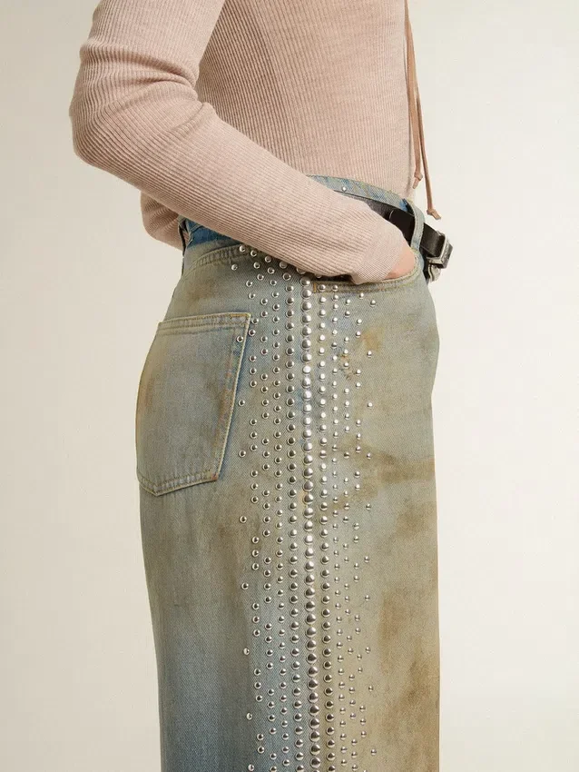 Jean boyfriend pour femme avec effet usé, délavage sable et clous