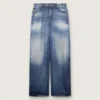 Jean boyfriend pour femme en denim bleu avec imprimé d’archives