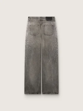 Jean boyfriend pour femme en denim gris avec des clous argentés à effet dégradé