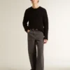Jean gris foncé pour homme en denim délavé à plis torsadés