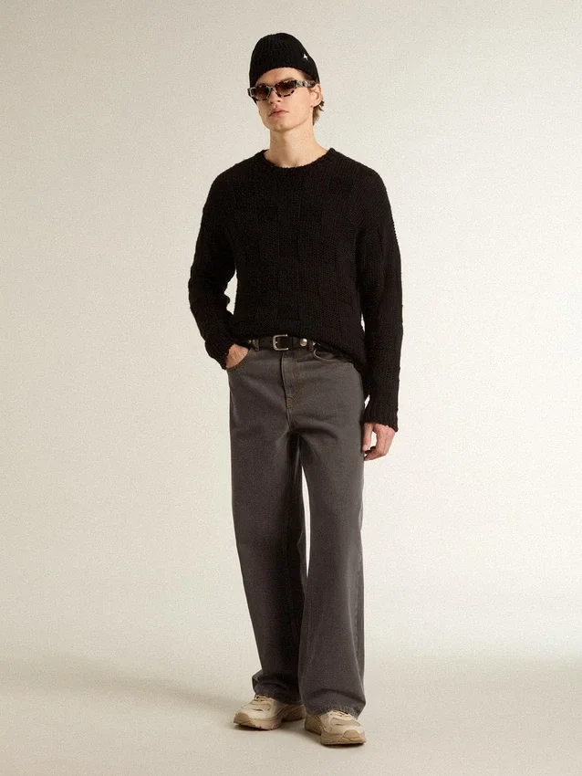 Jean gris foncé pour homme en denim délavé à plis torsadés