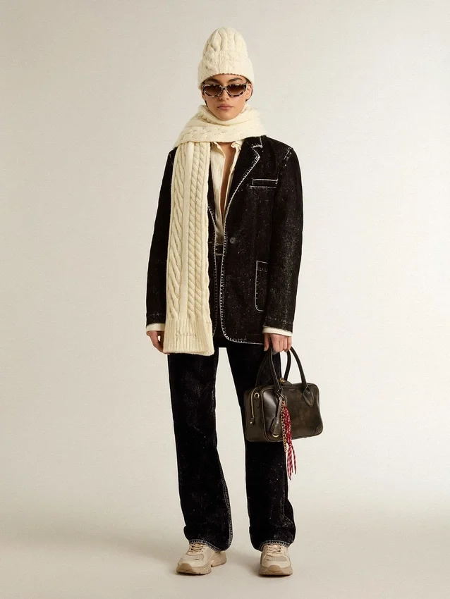 Jean noir pour femme avec un effet délavé velouté