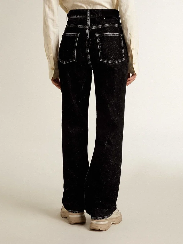 Jean noir pour femme avec un effet délavé velouté