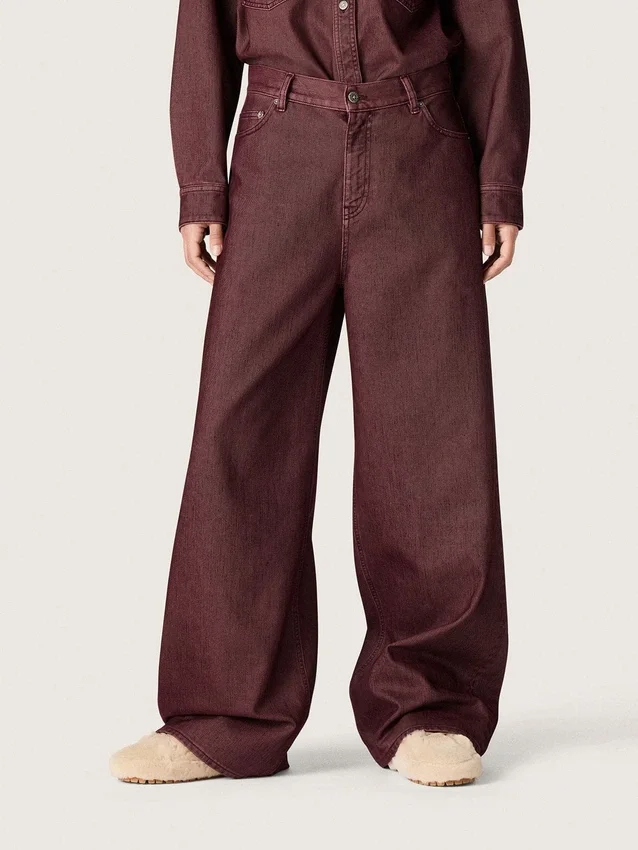 Jean pour femme en denim bordeaux
