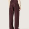 Jean pour femme en denim bordeaux orné de cristaux dégradés