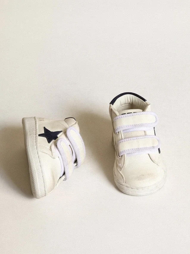 June Junior en nappa avec étoile et languette de talon en daim bleu foncé