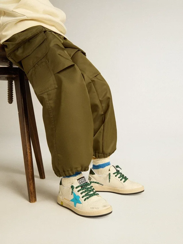 Junior Ball Star avec étoile turquoise et languette de talon en daim vert