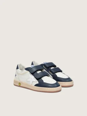 Junior Ball Star en cuir blanc avec une étoile en cuir argent métallisé et des empiècements en cuir bleu foncé