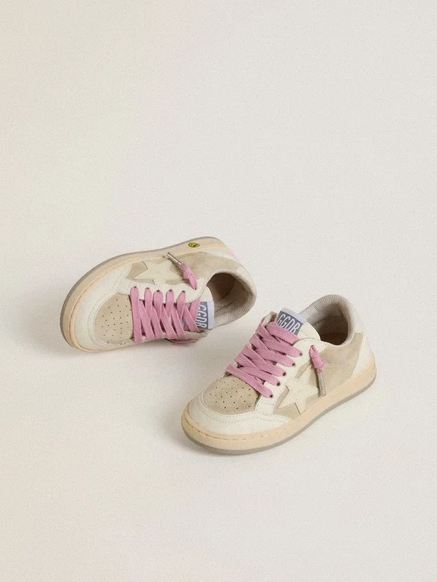 Junior Ball Star en daim perlé avec étoile et languette au talon en cuir
