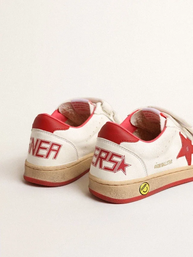 Junior Ball Star en nappa avec étoile et languette au talon en cuir rouge