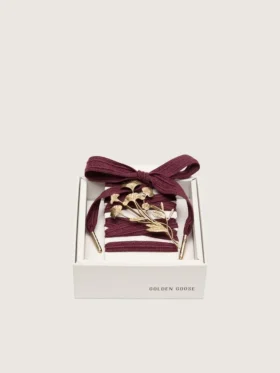 Lacets CNY Peaux en laine bordeaux avec broche fleur dorée