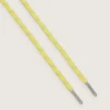 Lacets de randonnée jaunes avec des détails gris