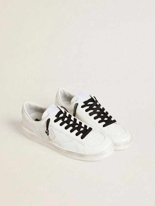 Lacets en coton noir avec logo argenté contrastant