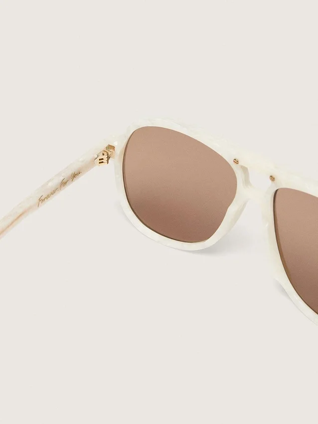Lunettes de soleil aviateur Charlie avec monture blanc perle et verres dorés