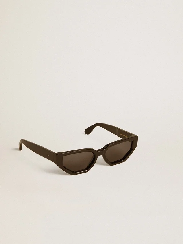 Lunettes de soleil de forme rectangulaire avec monture et verres noirs