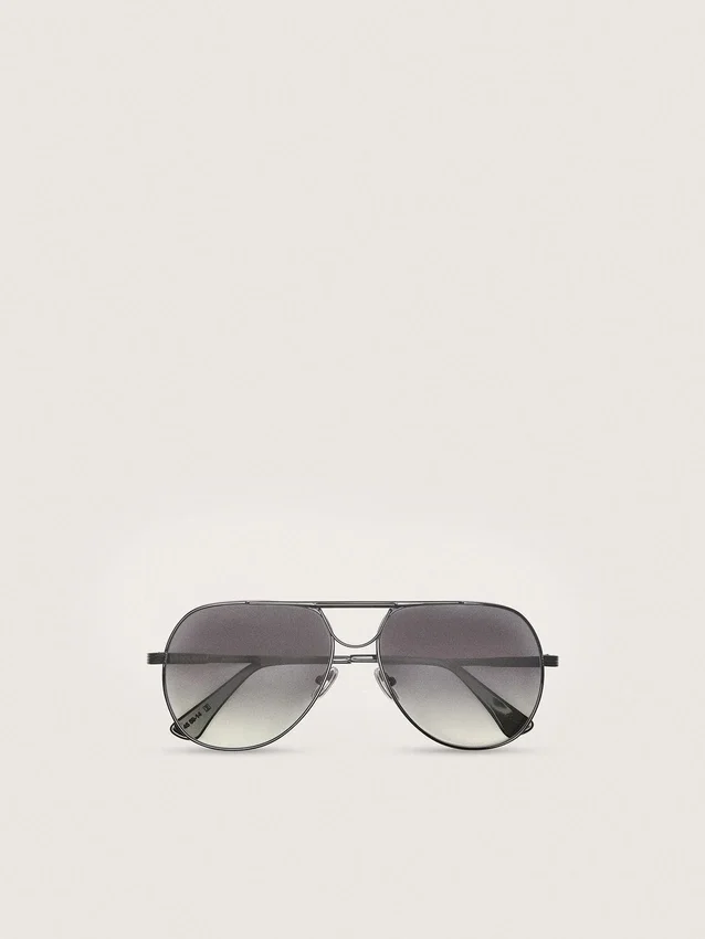 Lunettes de soleil de style aviateur avec monture couleur métal et verres gris