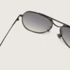 Lunettes de soleil de style aviateur avec monture couleur métal et verres gris