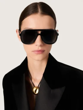 Lunettes de soleil de style aviateur avec monture et verres noirs