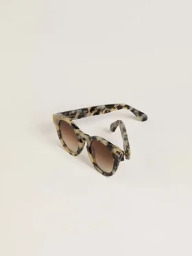 Lunettes de soleil de style Cameron avec motif écaille