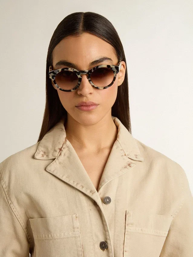 Lunettes de soleil de style Cameron avec motif écaille