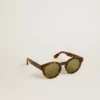Lunettes de soleil Panthos de style carré avec monture marron havane et verres verts