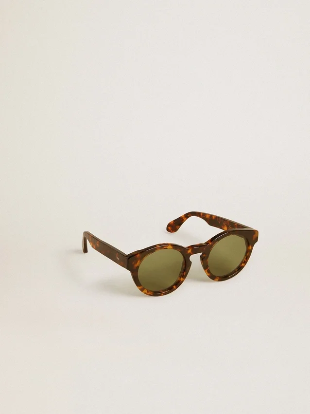 Lunettes de soleil Panthos de style carré avec monture marron havane et verres verts