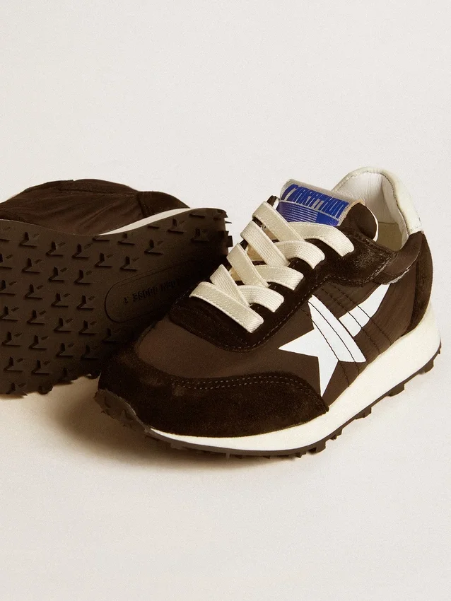 Marathon Junior en nylon noir avec étoile imprimée et languette en cuir au talon
