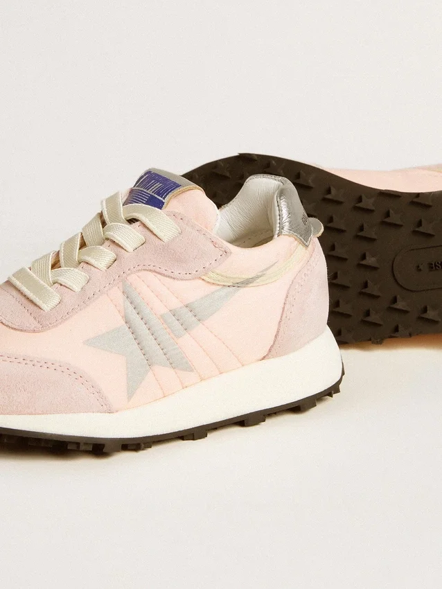 Marathon Junior en nylon rose avec étoile imprimée et languette en cuir au talon