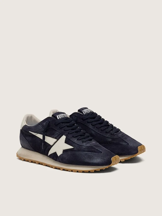 Marathon pour homme en daim bleu marine avec étoile et languette de talon en cuir blanc