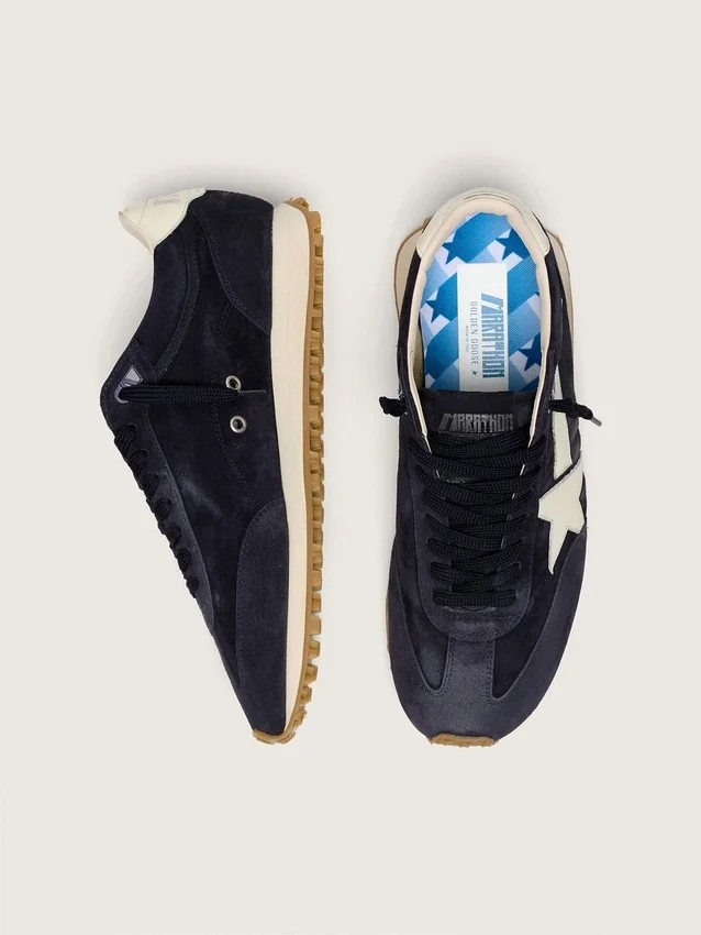 Marathon pour homme en daim bleu marine avec étoile et languette de talon en cuir blanc