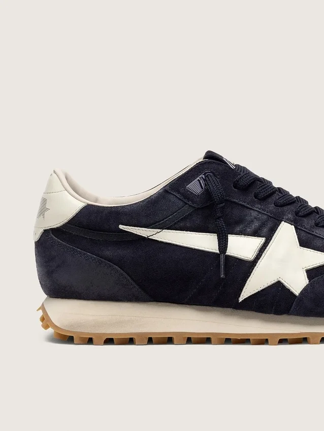 Marathon pour homme en daim bleu marine avec étoile et languette de talon en cuir blanc