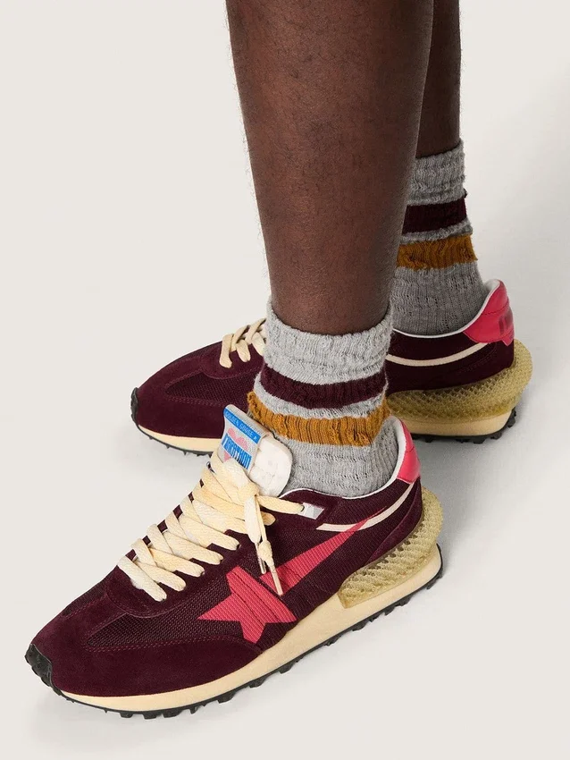 Marathon pour homme en mesh bordeaux et daim avec étoile rose imprimée