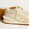 Marathon pour homme en nylon beige et cuir gris avec étoile imprimée beige